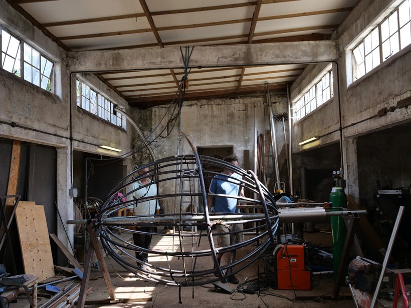 Giles Rayner and Chisholm Barnett work on bespoke sculpture for rewilding country estate Elmore in the Cotswolds