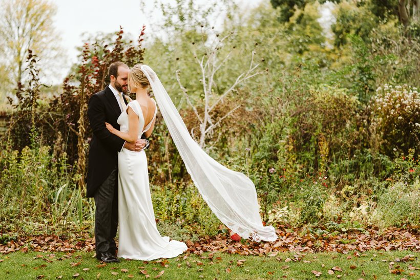 autumn wedding couple shot